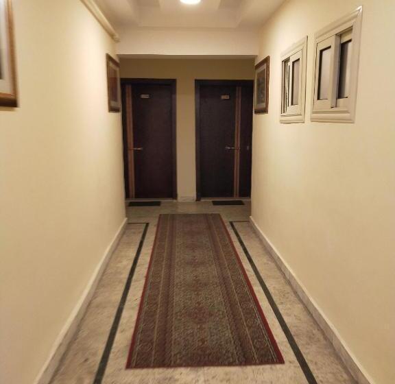 هتل 26th Of July Apartments