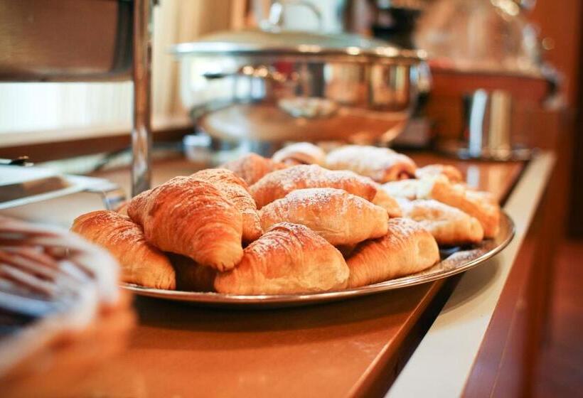 ホテル Garni Klaret