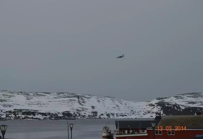 هتل Mehamn Arctic
