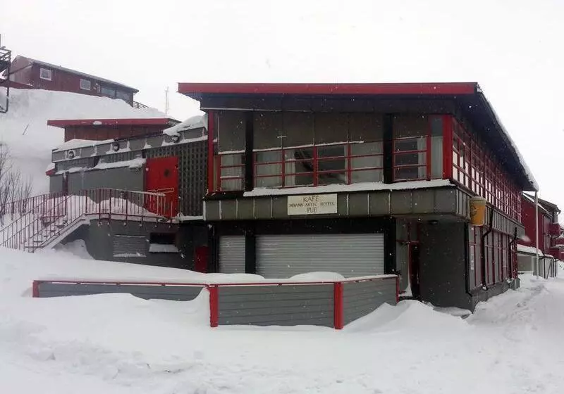 هتل Mehamn Arctic