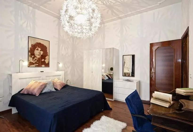 تختخواب و صبحانه Opera Inn Suites Rooms And Apartments