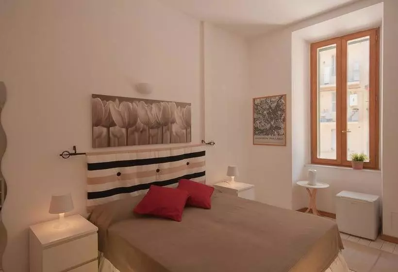 تختخواب و صبحانه Opera Inn Suites Rooms And Apartments