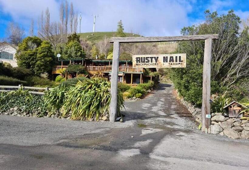 Общежитие Rusty Nail Backpackers