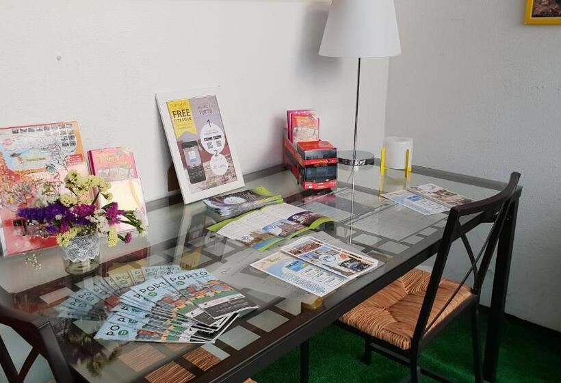 تختخواب و صبحانه 100 Contos