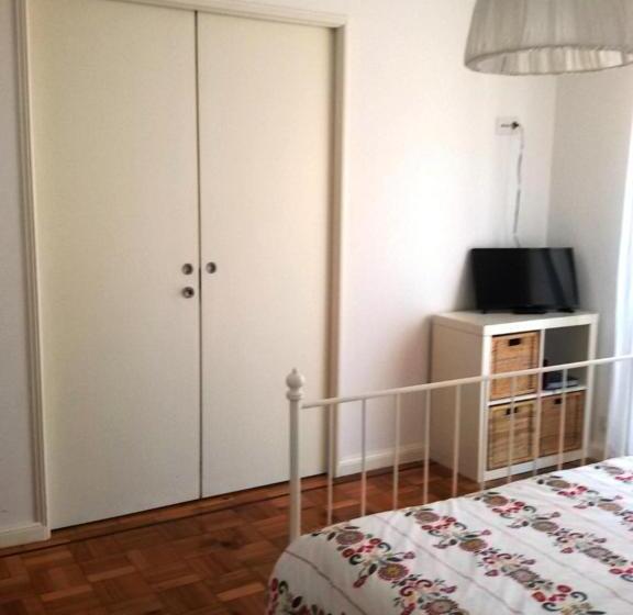 تختخواب و صبحانه 100 Contos