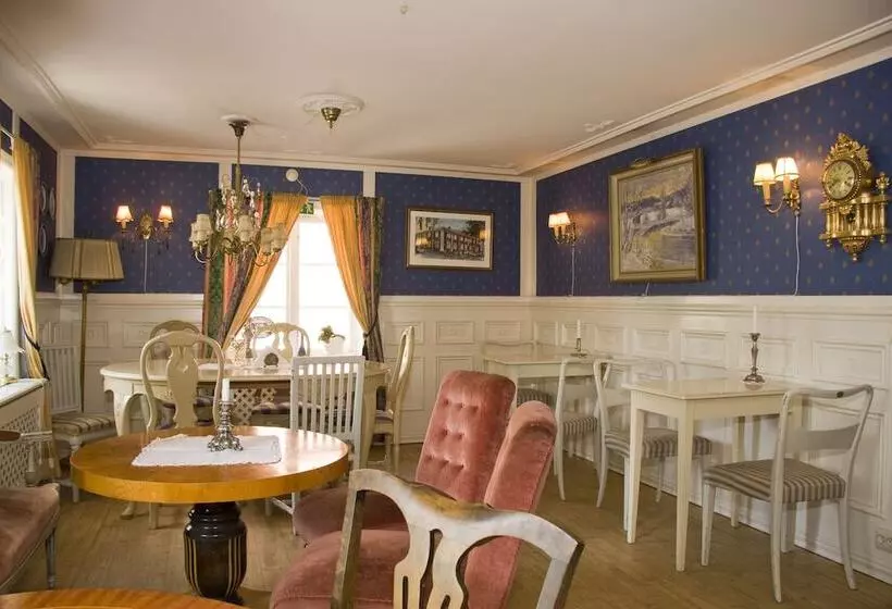 Garvaregården Hotel , B&b Och Café