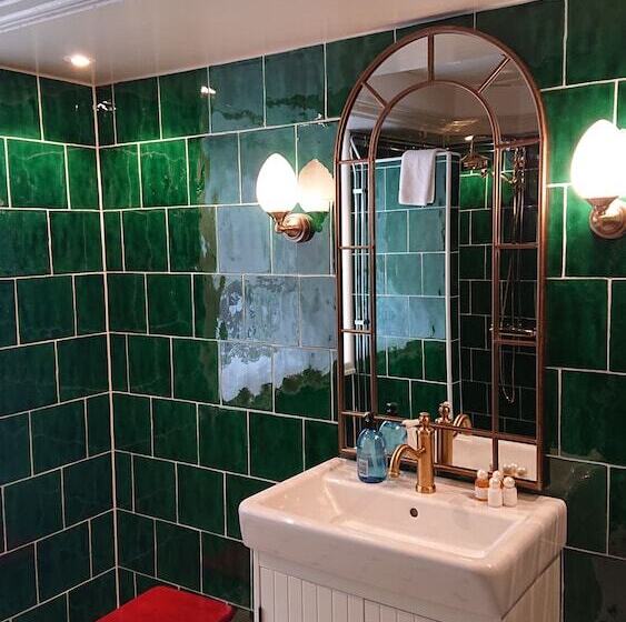 Garvaregården Hotel , B&b Och Café