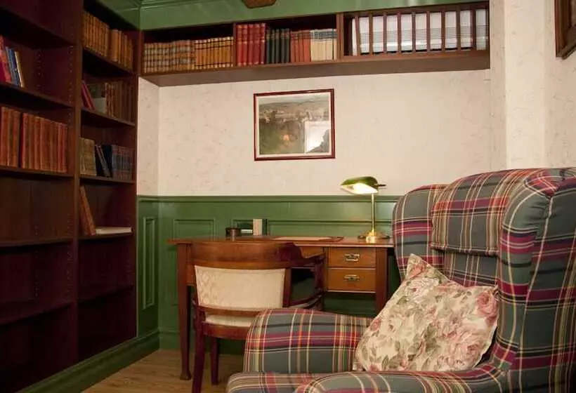 Garvaregården Hotel , B&b Och Café