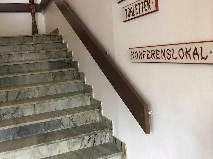 هتل L Björnidet