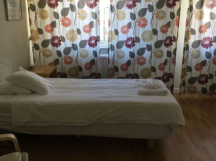 هتل L östergyllen