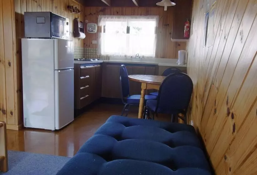 Ossies Motels And Chalets
