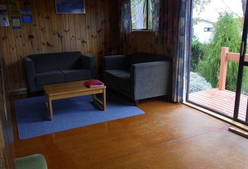 Ossies Motels And Chalets