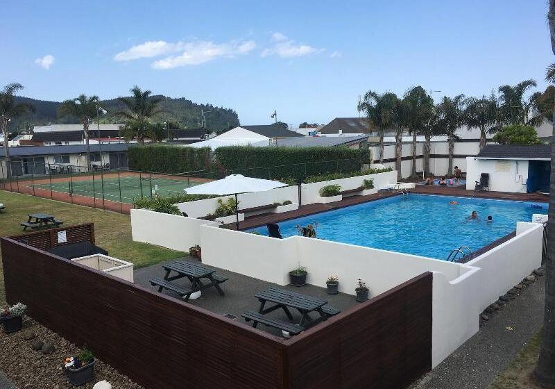 Palm Pacific Resort & Motel