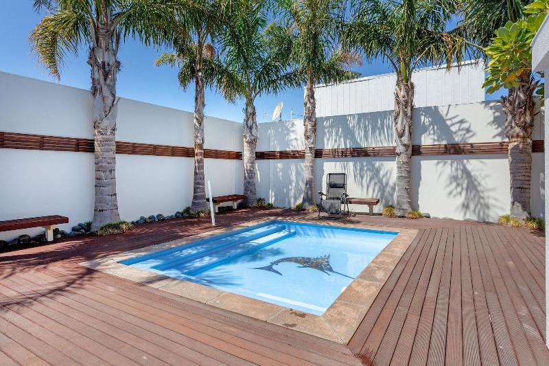 Palm Pacific Resort & Motel