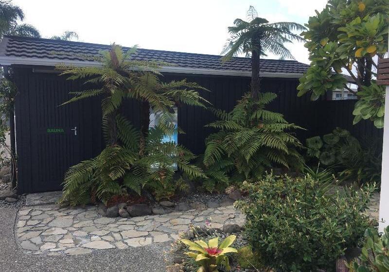 Palm Pacific Resort & Motel