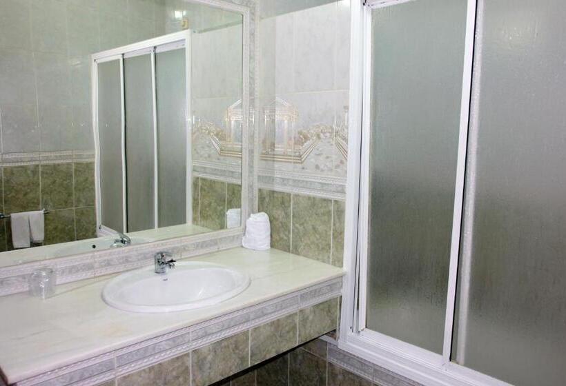 تختخواب و صبحانه Dona Maria