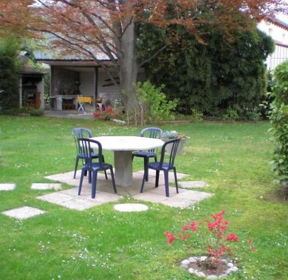 مبيت وإفطار Garni Molinazzo