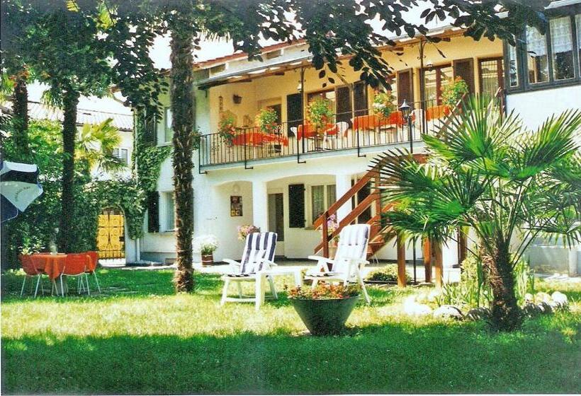 مبيت وإفطار Garni Molinazzo