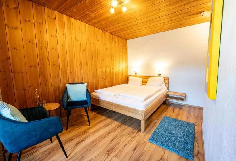 Curuna Hotel Garni B&b