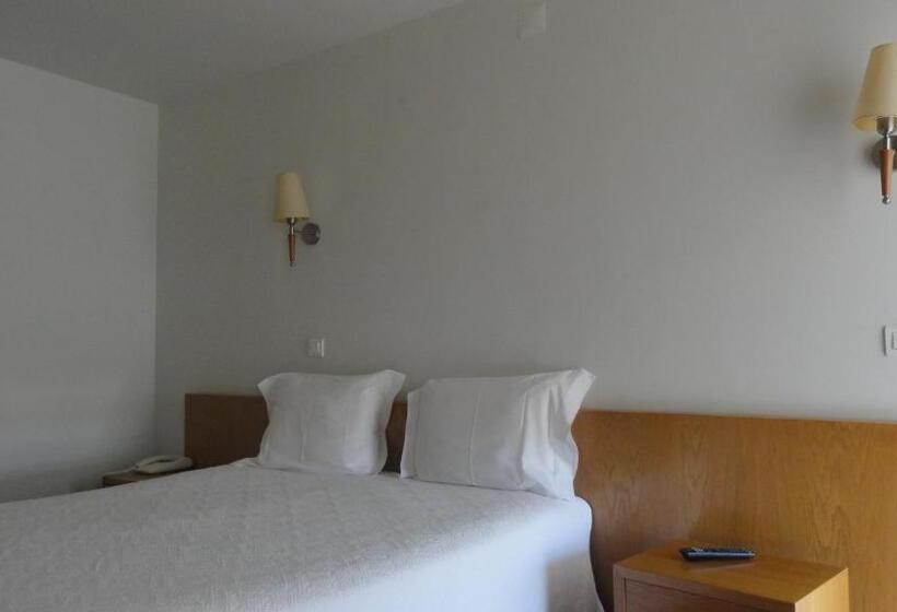 בית מלון כפרי O Mirandes