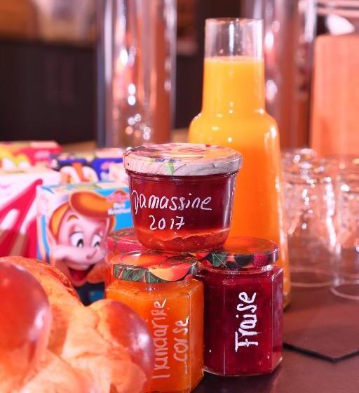 酒店 Rotisserie La Tour Rouge