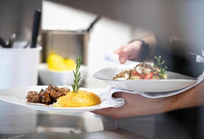 فندق Zum Goldenen Kreuz