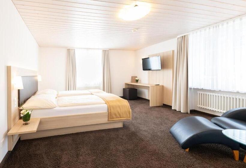 فندق Zum Goldenen Kreuz