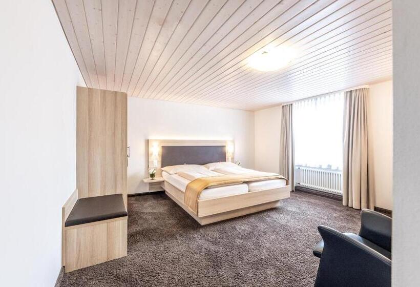 فندق Zum Goldenen Kreuz