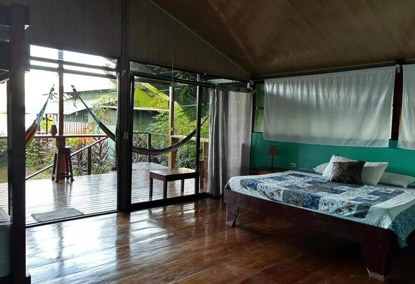 هاستل Nativos Corcovado Cabins