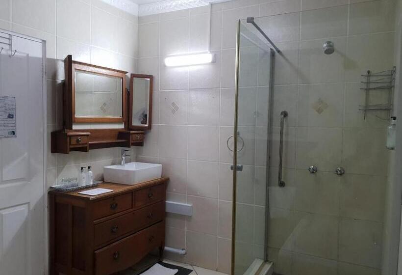 At The Nest Bed & Breakfast Guesthouse