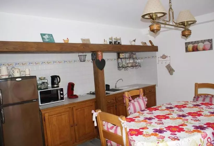 Aamiaismajoitus (B&B) Relais De Montceaux