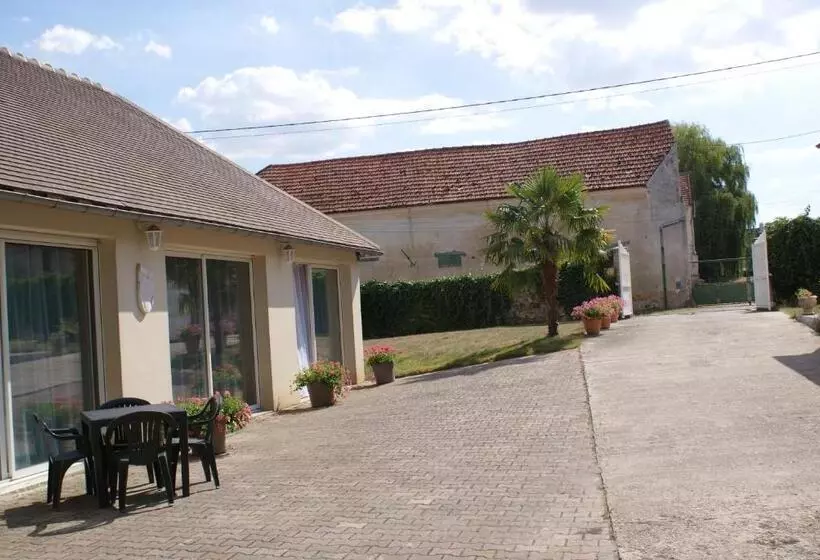 Aamiaismajoitus (B&B) Relais De Montceaux