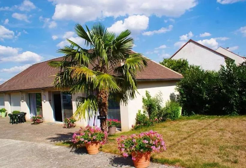 Aamiaismajoitus (B&B) Relais De Montceaux