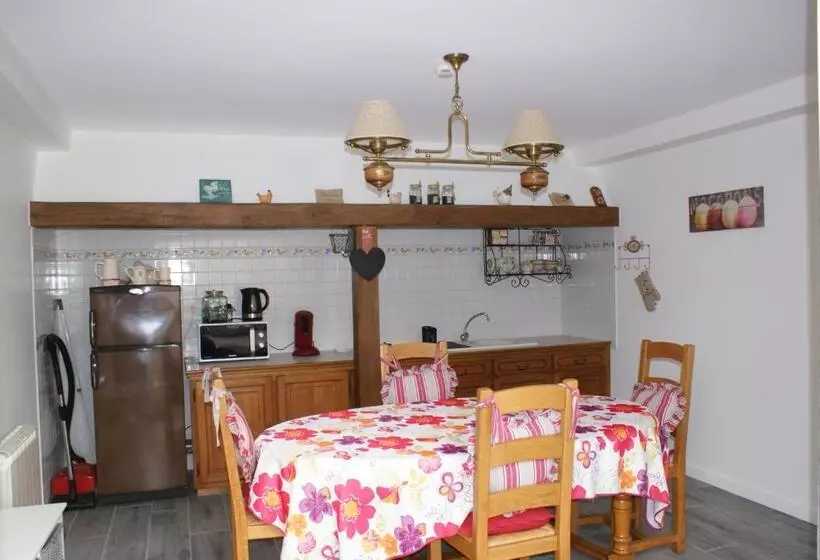 Aamiaismajoitus (B&B) Relais De Montceaux