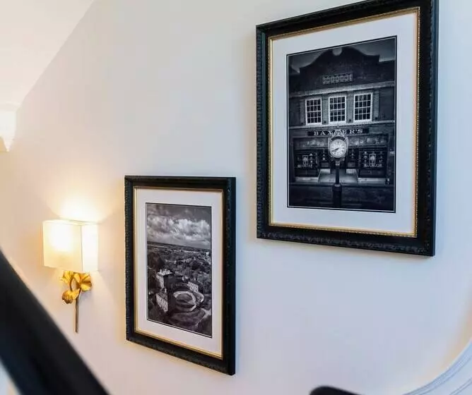 ホテル The Harvey