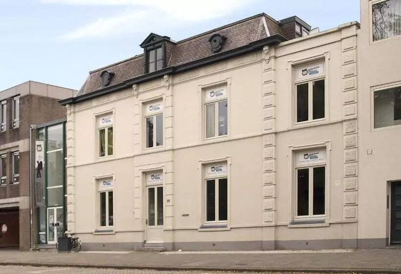 ユースホステル 3be Backpackers Bed & Breakfast Eindhoven