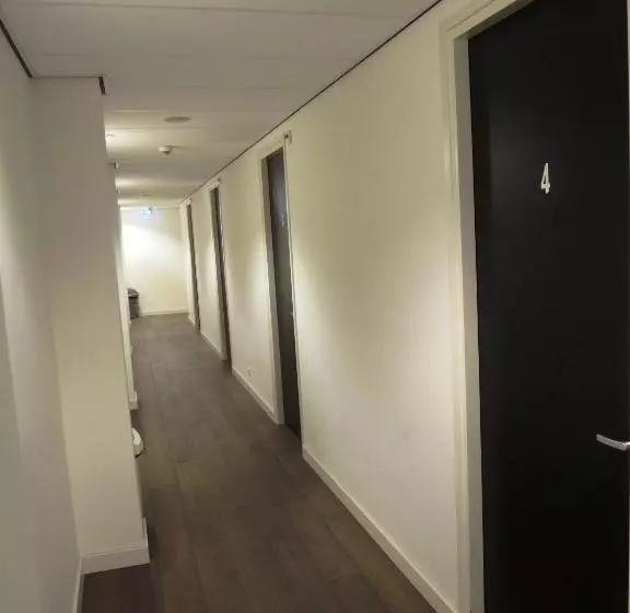 ユースホステル 3be Backpackers Bed & Breakfast Eindhoven