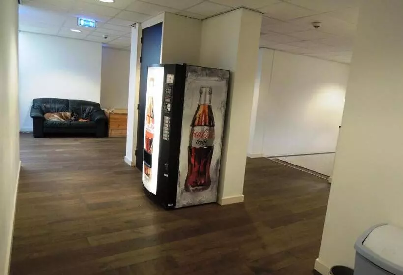 ユースホステル 3be Backpackers Bed & Breakfast Eindhoven
