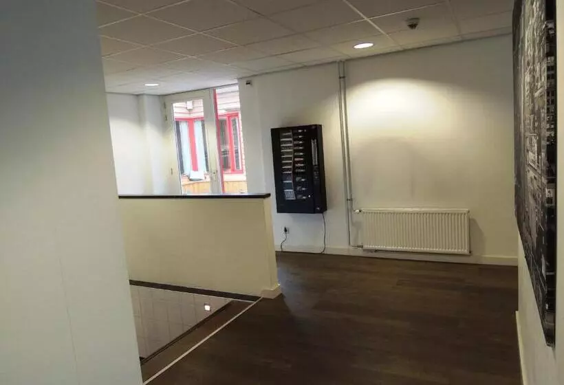 ユースホステル 3be Backpackers Bed & Breakfast Eindhoven