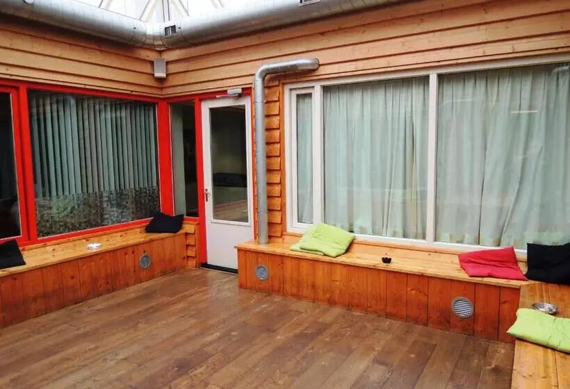 ユースホステル 3be Backpackers Bed & Breakfast Eindhoven