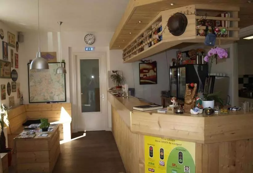 ユースホステル 3be Backpackers Bed & Breakfast Eindhoven