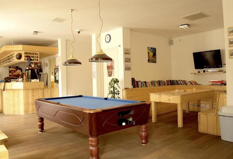 Общежитие 3be Backpackers Bed & Breakfast Eindhoven