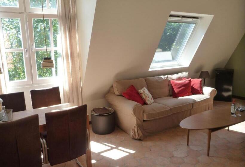 Отель Suites Ambrosijn