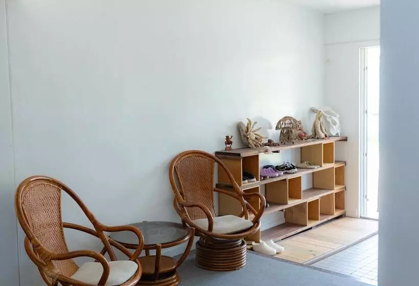 ユースホステル The Sanctuary Kohama Retreat