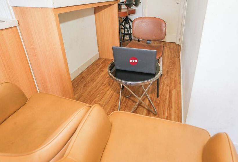 בית מלון כפרי Oyo 93933 King S Room