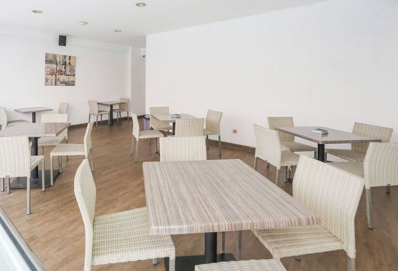 בית מלון כפרי Oyo 93933 King S Room