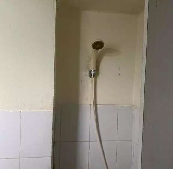 Hotelli Oyo 93952 Dms Property