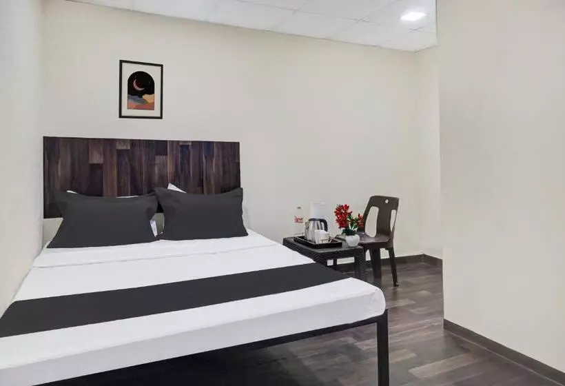 هتل Oyo Highway Lodge
