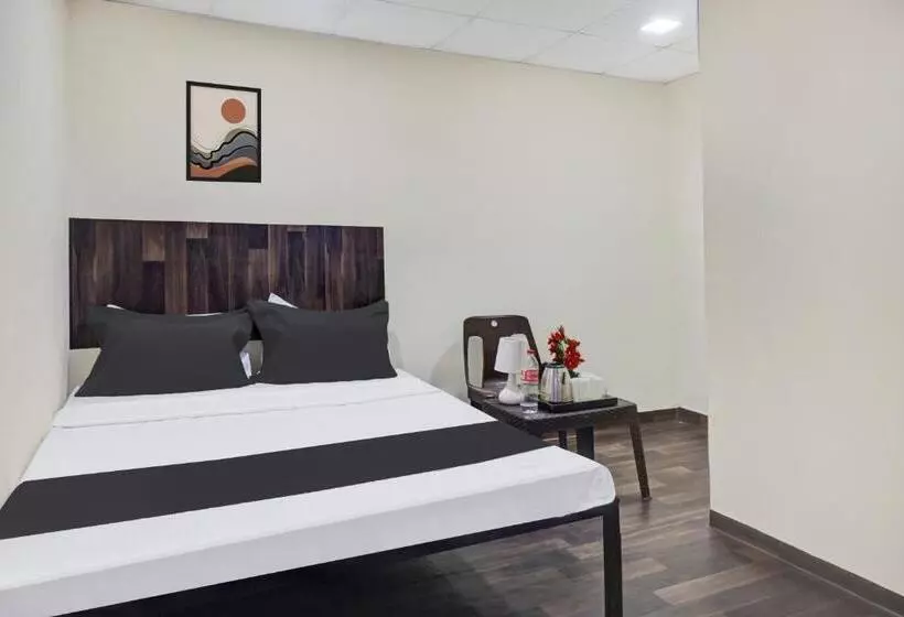 هتل Oyo Highway Lodge