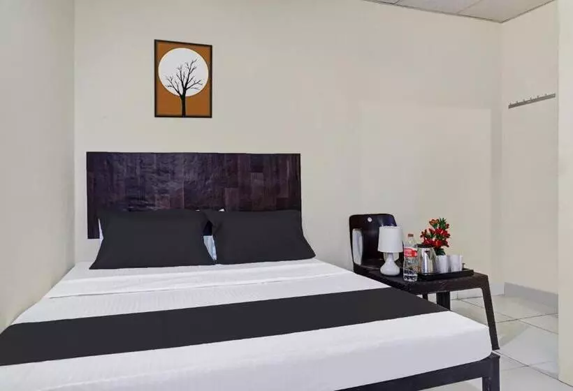 هتل Oyo Highway Lodge